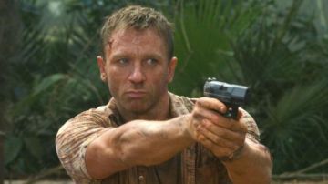 The pistol Walther P99 James Bond (Daniel Craig) in Casino Royale