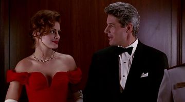 The collar of Vivian (Julia Roberts) in Pretty Woman