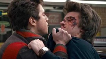le bracelet pour montre de Steve Harrington (Joe Keery) dans Stranger Things