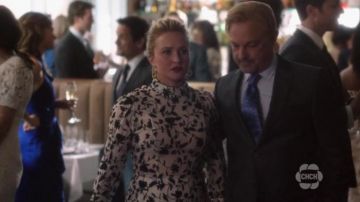 La robe Zimmermann de Juliette Barnes (Hayden Panettiere) dans Nashville