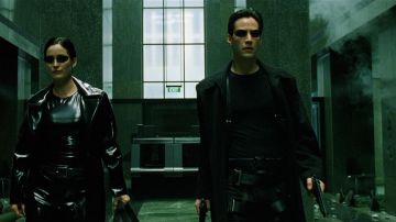 The long coat of Neo (Keanu Reeves) in the Matrix
