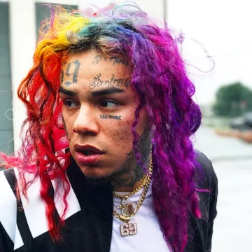 La chaqueta negra Gosha Rubchinskiy x adidas de 6ix9ine en su cuenta de Instagram