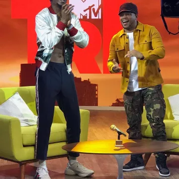 Zapatillas de piel blanca Gucci Rhyton en estampado de banda web usadas por Desiigner en Instagram