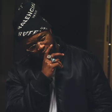 The hat in wool black logo Balenciaga " - dosseh on his account Instagram