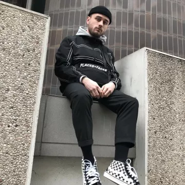 Sneakers Vans SK8 high tops checkered Routine on his account Instagram