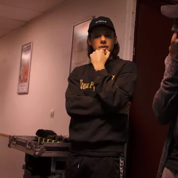 Le sweat crewneck vu sur le compte Instagram d'Orelsan