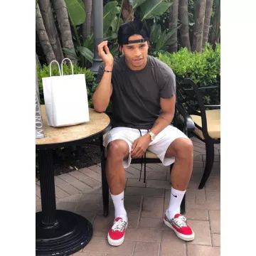 The sneakers Vans Era 95 DX Fear of God Red of Leroy Sané on his account Instagram