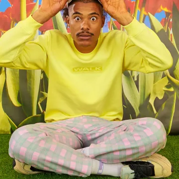 The pants plaid Walk in Paris worn by a model on the Instagram Walk in Paris