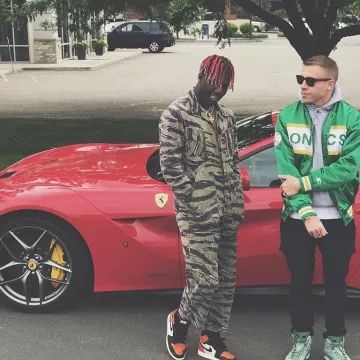 The pair of Nike Air Jordan 1 Retro High Og "shattered Backboard" on the Instagram of Macklemore