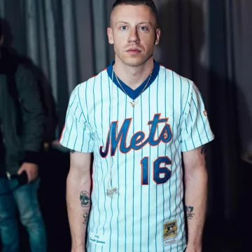 Le maillot MLV de Dwight Gooden des Met's porté par Macklemore sur son compte Instagram