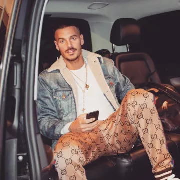 The tracksuit pants Gucci worn by Matt Pokora on his account Instagram