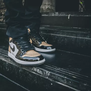The nike jordan 1 gold toe @tadsnkrs on his account instagram