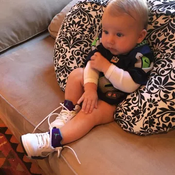 Les sneakers Nike Air Jordan 5 Retro grape 2013 de la fille de Macklemore sur son compte Instagram