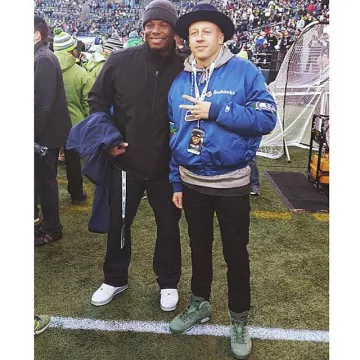 Les sneakers Nike Air Jordan Macklemore "Green Cactus" de Macklemore sur son compte Instagram