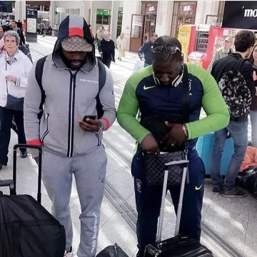 La ropa gris de BMW Motorsport Puma vista en la cuenta de Instagram de Gradur