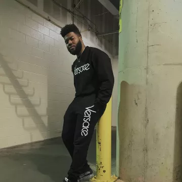 Los pantalones de jogging Versace de Khalid en Instagram