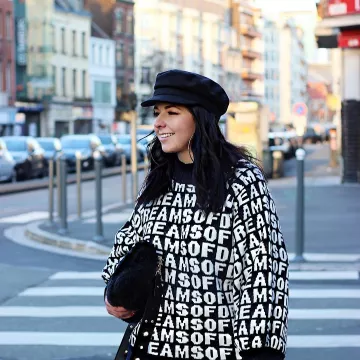 Cap, beret, black, on the account Instagram @stylandme