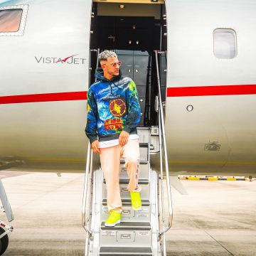 The sweatshirt Supreme Undercover "Public Enemy" DJ Snake on his account Instagram