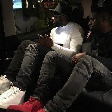 El par de zapatillas blancas balenciaga que se ven en la cuenta de Instagram de Gradur