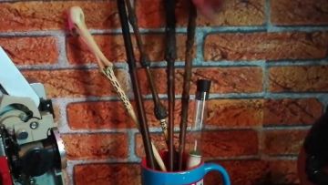 The magic wand of Lord Voldemort in the YouTube video TOUR of my NEW DECOR GEEK ! chain of Geek