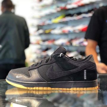 The Nike x The Basement black @larrydeadstock on his account Instagram