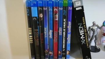 El blu-ray de Iron Man 2 en el vídeo de YouTube ¡PRESENTO MI COLECCIÓN GEEK! por La chaîne du Geek