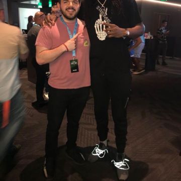 El par de Yeezy boost 350 V2 