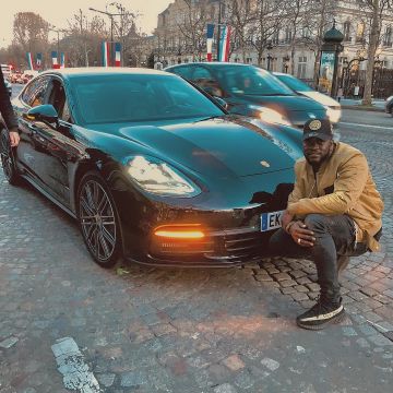 El par de yeezy negros usados por h-magnum en la publicación de instagram de master gims