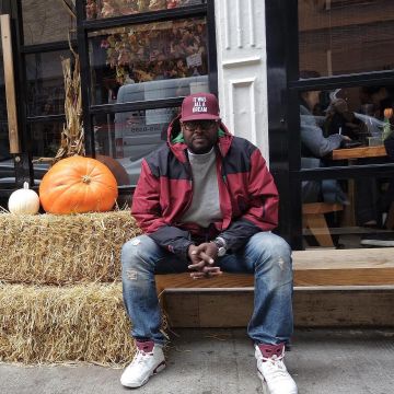 Nike Air Jordan 6 Retro blanca de Clark Kent en su cuenta de Instagram