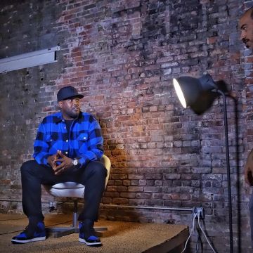 Nike Blue and Black Air Jordan 1 Retro de Clark Kent en su cuenta de Instagram