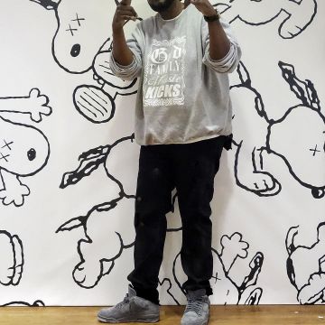 Nike Air Jordan 4 Retro Kaws gris de Clark Kent en su cuenta de Instagram