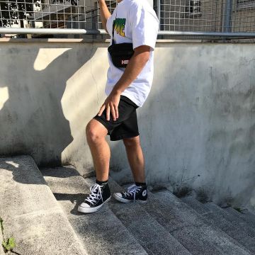 les sneakers Converse Classiques noires vues sur le compte Instagram de Vinceeh