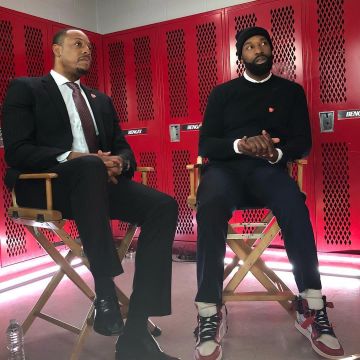 The AIR JORDAN 1 "OFF-WHITE" black-red-Baron Davis on his account Instagram