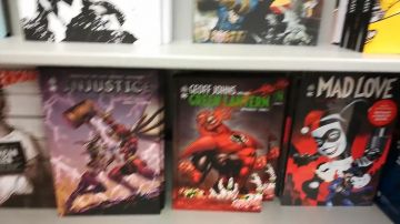 Geoff Johns has Green Lantern, Ultimate, Volume 3