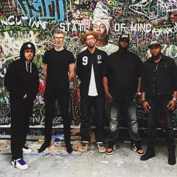 Nike Air Jordan 1 Retro naranja de Clark Kent en su cuenta de Instagram