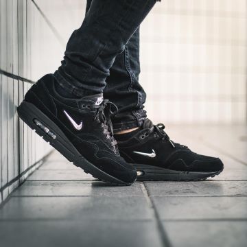 The nike air max 1 black @tadsnkrs on his account instagram