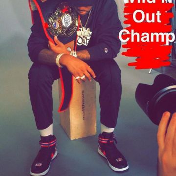 The nike Air Force 1 black and red of Fabolous on his account Instagram