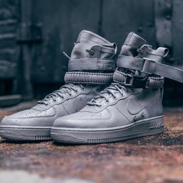 The nike Air Force 1 grey money of Fabolous on his account Instagram