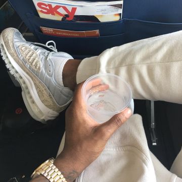 The nike airmax98 supreme grey of Fabolous on his account Instagram