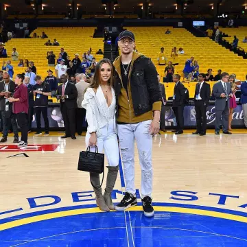 La paire que porte Zach Lavine est une air jordan 3 atmos du pack elephant, vue sur son instagram zachlavine