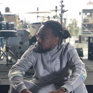 la chaqueta de chándal PUMA x BIG SEAN T7 vista en la cuenta de Instagram de Alonzo