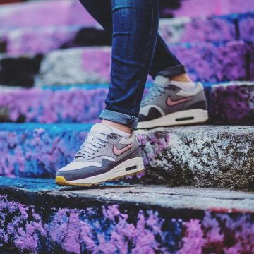 sneakers Nike Air Max 1 Paris Bespoke views on the account Instagram labulledair