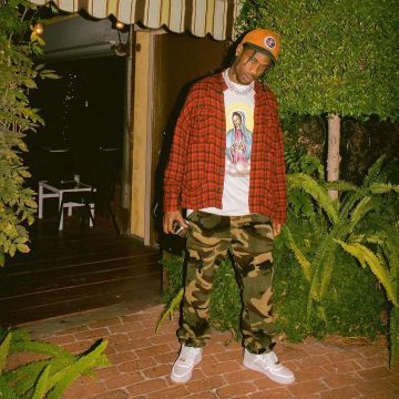 Sneakers Nike Air Force 1 Low 'Travis Scott' worn by Travis Scott on an account Instagram