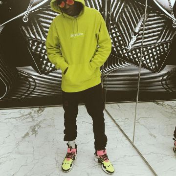 Sneakers Nike Air Presto Mid Acronym of Travis Scott on a post-Instagram