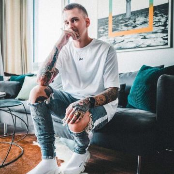 La zapatilla blanca balenciaga que lleva Willy Iffland en su cuenta de Instagram