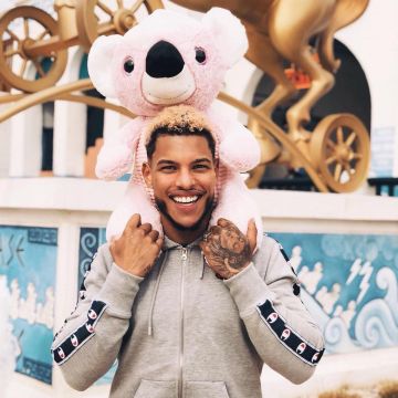 La sudadera con cremallera Champion de Marvin Tillière en su cuenta de Instagram