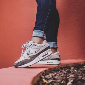 sneakers Nike Air Max 1 Premium PRM Jewel SC Wolf views on the account Instagram of labulledair