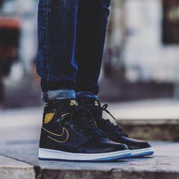 Air Jordan Nike AJ I 1 Retro High Black Gold - 'City of Flight' carried by pierrepolitis and shot by labulledair and then posted on his account instagram