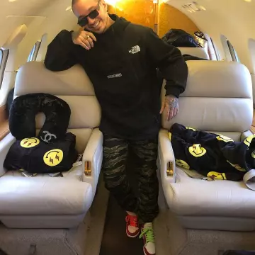 Sneakers Louis Vuitton Jaspers kanye West made by Jbalvin on the account  Instagram @solecollector