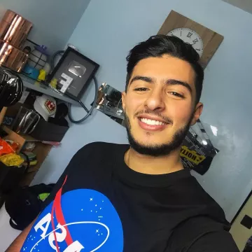 le Tee shirt NASA de Fahdel sur instagram